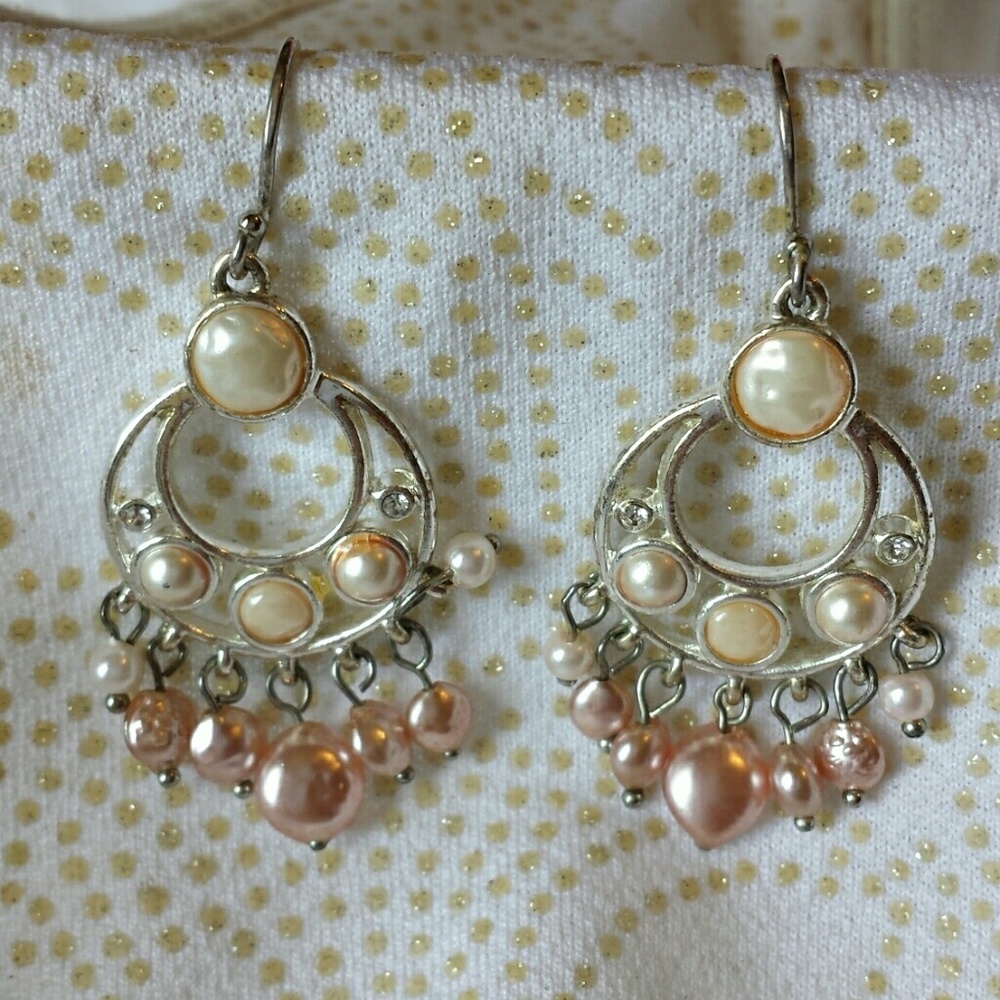 Beautiful pearl fashion earrings